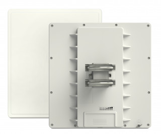 MikroTik QRT 5 ac, 24dBi 11 fokos Dual Chain 5Ghz 802.11ac integrált antennával PC