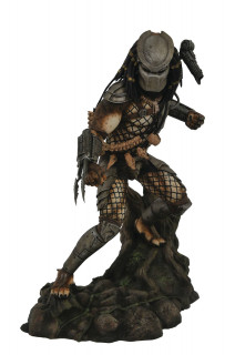 Diamond Select Toys Gallery - Predator Classic Movie PVC Dioráma (APR192538) Ajándéktárgyak